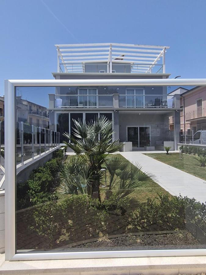 Luxury House Hotell Villapiana Exteriör bild